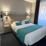 Logis Restaurant Azalees מלון