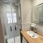 Logis Restaurant Azalees מלון טורנון-סור-רון
