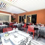 מלון Logis Restaurant Azalees טורנון-סור-רון
