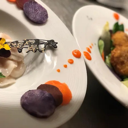Logis Restaurant Azalees فندق