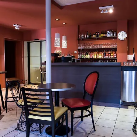 Logis Restaurant Azalees تورنو-سور-رون