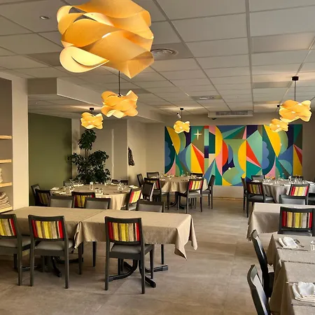 Logis Restaurant Azalees Hotel 3*