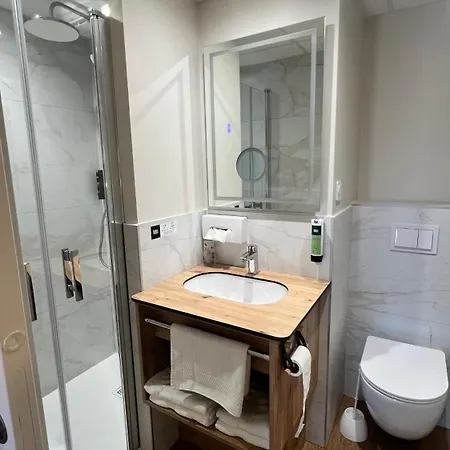 Logis Restaurant Azalees Hotel 3*