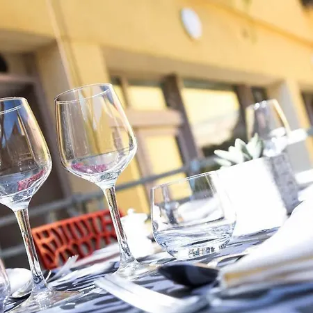 Logis Restaurant Azalees Tournon-sur-Rhone